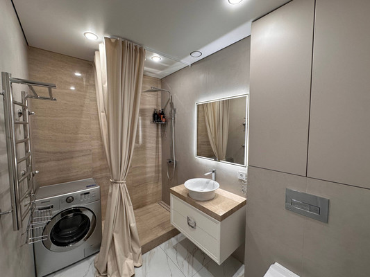 Продам двухкомнатную (2-комн.) квартиру, Ленина ул, 122, Красноярск г