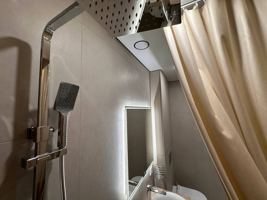 Продам двухкомнатную (2-комн.) квартиру, Ленина ул, 122, Красноярск г