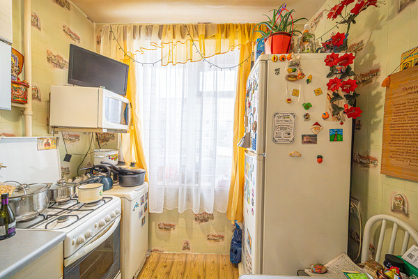 Продам трехкомнатную (3-комн.) квартиру, Академика Курчатова ул, 6, Пермь г