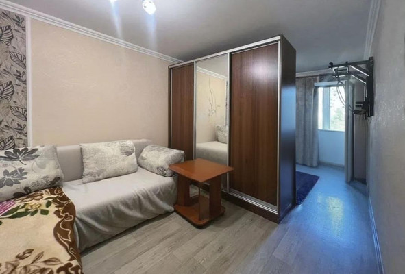 Продам двухкомнатную (2-комн.) квартиру, Ульянова Дмитрия ул, 30, Ялта г