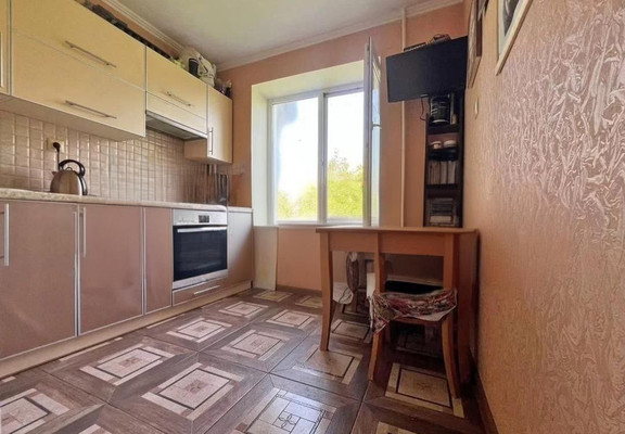 Продам двухкомнатную (2-комн.) квартиру, Ульянова Дмитрия ул, 30, Ялта г