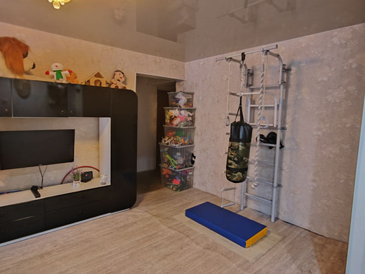 Продам трехкомнатную (3-комн.) квартиру, Коминтерна ул, 55, Нижний Тагил г