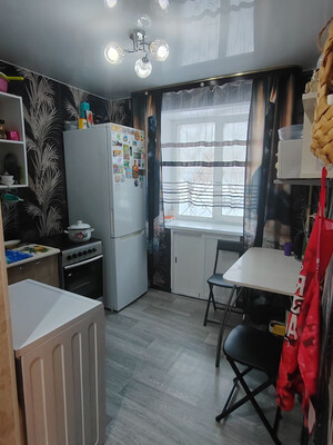 Продам трехкомнатную (3-комн.) квартиру, Коминтерна ул, 55, Нижний Тагил г