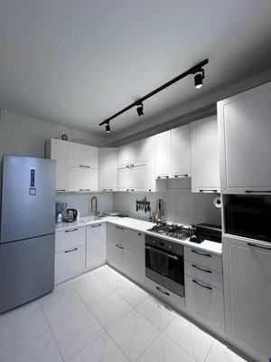 Продам двухкомнатную (2-комн.) квартиру, Батурина ул, 185, Симферополь г