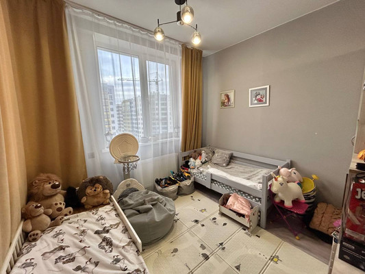 Продам двухкомнатную (2-комн.) квартиру, Батурина ул, 185, Симферополь г