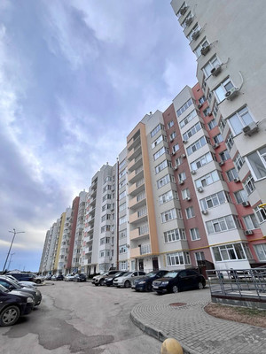 Продам двухкомнатную (2-комн.) квартиру, Батурина ул, 185, Симферополь г