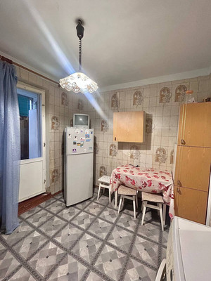 Продам двухкомнатную (2-комн.) квартиру, Балаклавская ул, 53, Симферополь г