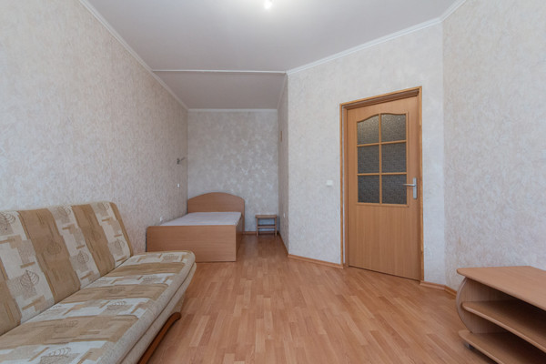 Продам однокомнатную (1-комн.) квартиру, Маршала Борзова ул, 93В, Калининград г