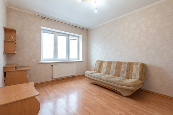 Продам однокомнатную (1-комн.) квартиру, Маршала Борзова ул, 93В, Калининград г