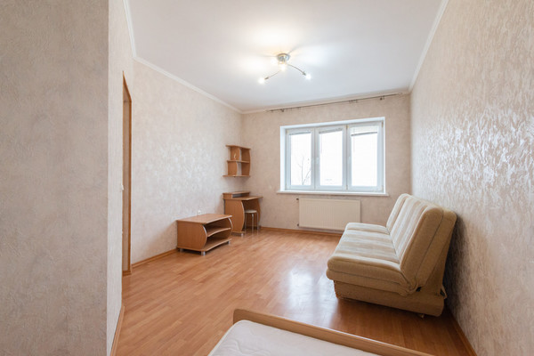 Продам однокомнатную (1-комн.) квартиру, Маршала Борзова ул, 93В, Калининград г