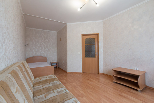 Продам однокомнатную (1-комн.) квартиру, Маршала Борзова ул, 93В, Калининград г