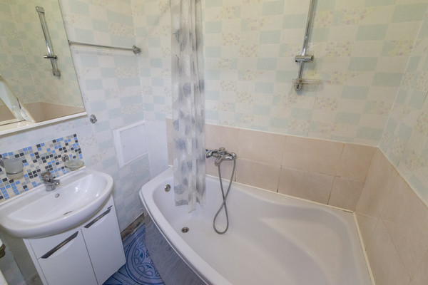 Продам однокомнатную (1-комн.) квартиру, Маршала Борзова ул, 93В, Калининград г