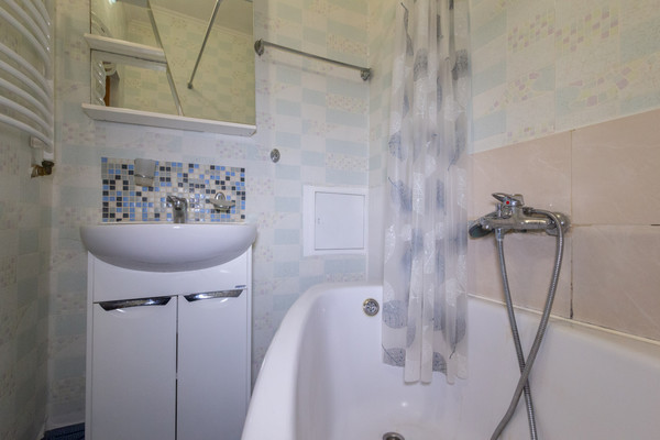 Продам однокомнатную (1-комн.) квартиру, Маршала Борзова ул, 93В, Калининград г