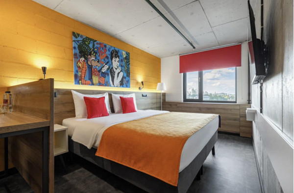 Сдам однокомнатную (1-комн.) квартиру, Орджоникидзе ул, 44Ак1, Санкт-Петербург г