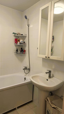 Продам двухкомнатную (2-комн.) квартиру, Новомосковская ул, 13к1, Москва г