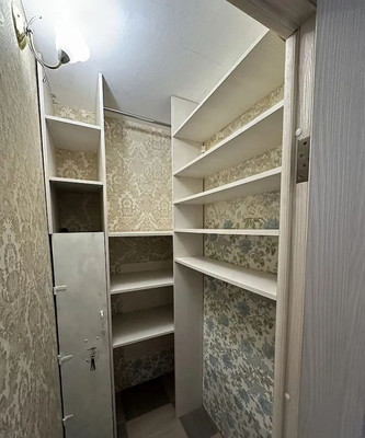 Продам трехкомнатную (3-комн.) квартиру, Тобольская ул, 37, Калининград г