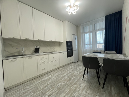 Сдам однокомнатную (1-комн.) квартиру, Конгрессная ул, 33к1, Краснодар г