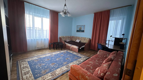 Продам трехкомнатную (3-комн.) квартиру, Черкасская ул, 85, Краснодар г