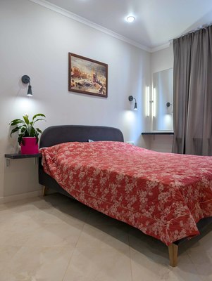 Продам однокомнатную (1-комн.) квартиру, Эйнштейна б-р, 5, Новоивановское рп