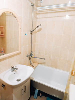 Продам двухкомнатную (2-комн.) квартиру, Симферопольская (Климовск мкр.) ул, 13, Подольск г