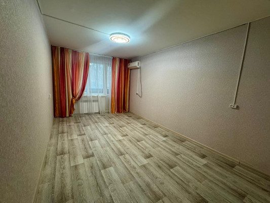 Продам двухкомнатную (2-комн.) квартиру, Ветеранов ул, 8, Дунай п