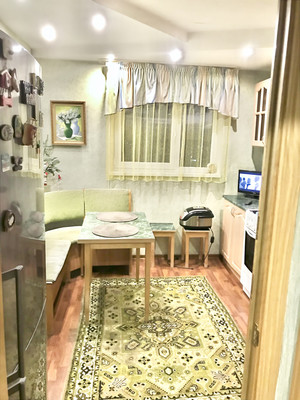 Продам трехкомнатную (3-комн.) квартиру, Кольский пр-кт, 111, Мурманск г