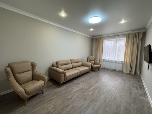 Сдам двухкомнатную (2-комн.) квартиру, Центральная ул, 33д, Нальчик г