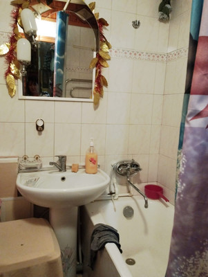 Продам двухкомнатную (2-комн.) квартиру, Добровольского пл, 16, Ростов-на-Дону г