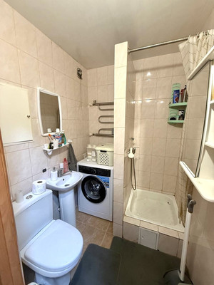 Продам двухкомнатную (2-комн.) квартиру, Красноармейская ул, 109А, Симферополь г