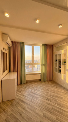 Продам трехкомнатную (3-комн.) квартиру, Еременко ул, 107/20, Ростов-на-Дону г