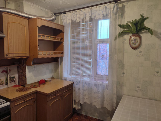 Продам однокомнатную (1-комн.) квартиру, Батурина ул, 44/50, Симферополь г