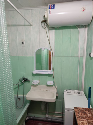 Продам однокомнатную (1-комн.) квартиру, Батурина ул, 44/50, Симферополь г