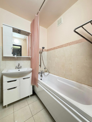 Продам трехкомнатную (3-комн.) квартиру, Московская ул, 12, Нальчик г