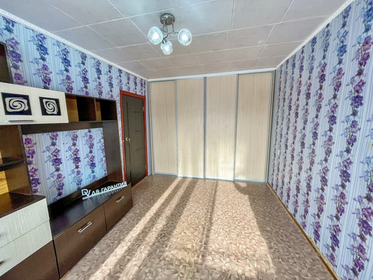 Продам трехкомнатную (3-комн.) квартиру, Гагарина ул, 11, Эльбан рп