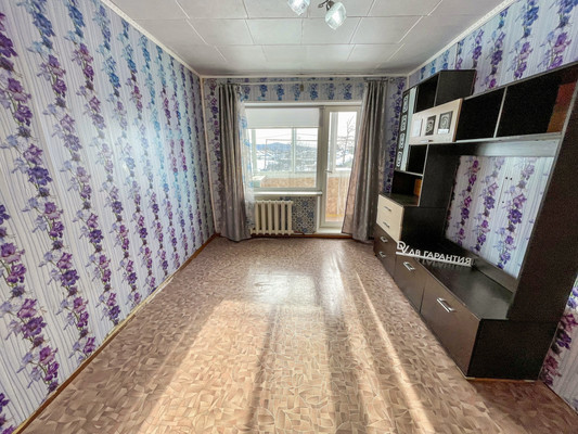 Продам трехкомнатную (3-комн.) квартиру, Гагарина ул, 11, Эльбан рп