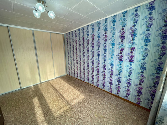 Продам трехкомнатную (3-комн.) квартиру, Гагарина ул, 11, Эльбан рп