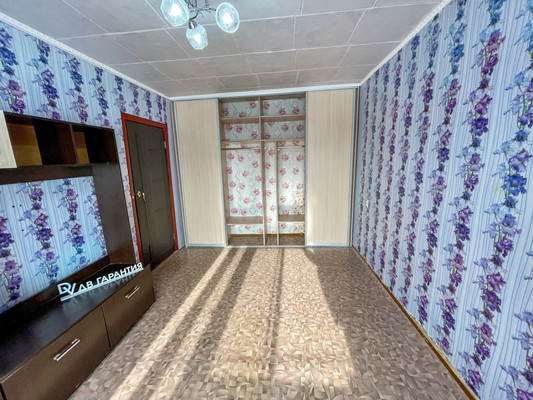 Продам трехкомнатную (3-комн.) квартиру, Гагарина ул, 11, Эльбан рп