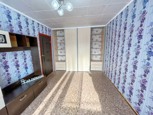 Продам трехкомнатную (3-комн.) квартиру, Гагарина ул, 11, Эльбан рп