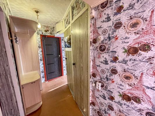 Продам трехкомнатную (3-комн.) квартиру, Гагарина ул, 11, Эльбан рп