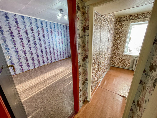 Продам трехкомнатную (3-комн.) квартиру, Гагарина ул, 11, Эльбан рп