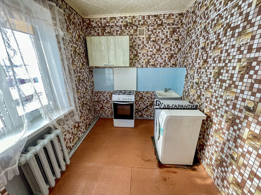 Продам трехкомнатную (3-комн.) квартиру, Гагарина ул, 11, Эльбан рп