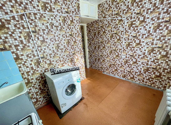 Продам трехкомнатную (3-комн.) квартиру, Гагарина ул, 11, Эльбан рп