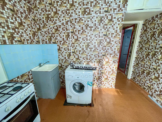 Продам трехкомнатную (3-комн.) квартиру, Гагарина ул, 11, Эльбан рп