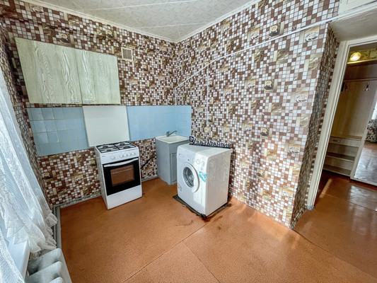 Продам трехкомнатную (3-комн.) квартиру, Гагарина ул, 11, Эльбан рп