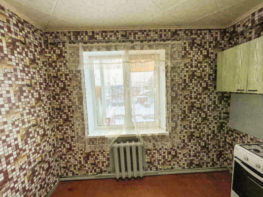 Продам трехкомнатную (3-комн.) квартиру, Гагарина ул, 11, Эльбан рп