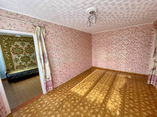 Продам трехкомнатную (3-комн.) квартиру, Гагарина ул, 11, Эльбан рп