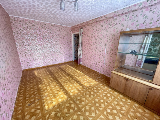 Продам трехкомнатную (3-комн.) квартиру, Гагарина ул, 11, Эльбан рп