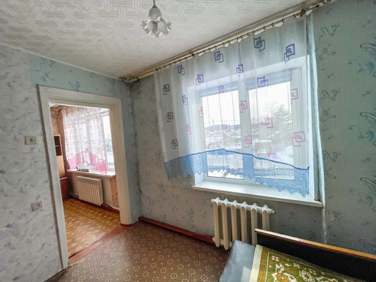 Продам трехкомнатную (3-комн.) квартиру, Гагарина ул, 11, Эльбан рп