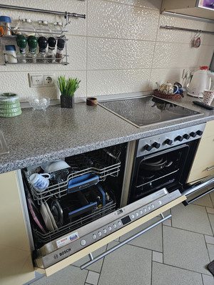 Продам трехкомнатную (3-комн.) квартиру, Глухарская ул, 5к1, Санкт-Петербург г