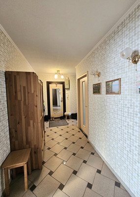 Продам трехкомнатную (3-комн.) квартиру, Глухарская ул, 5к1, Санкт-Петербург г